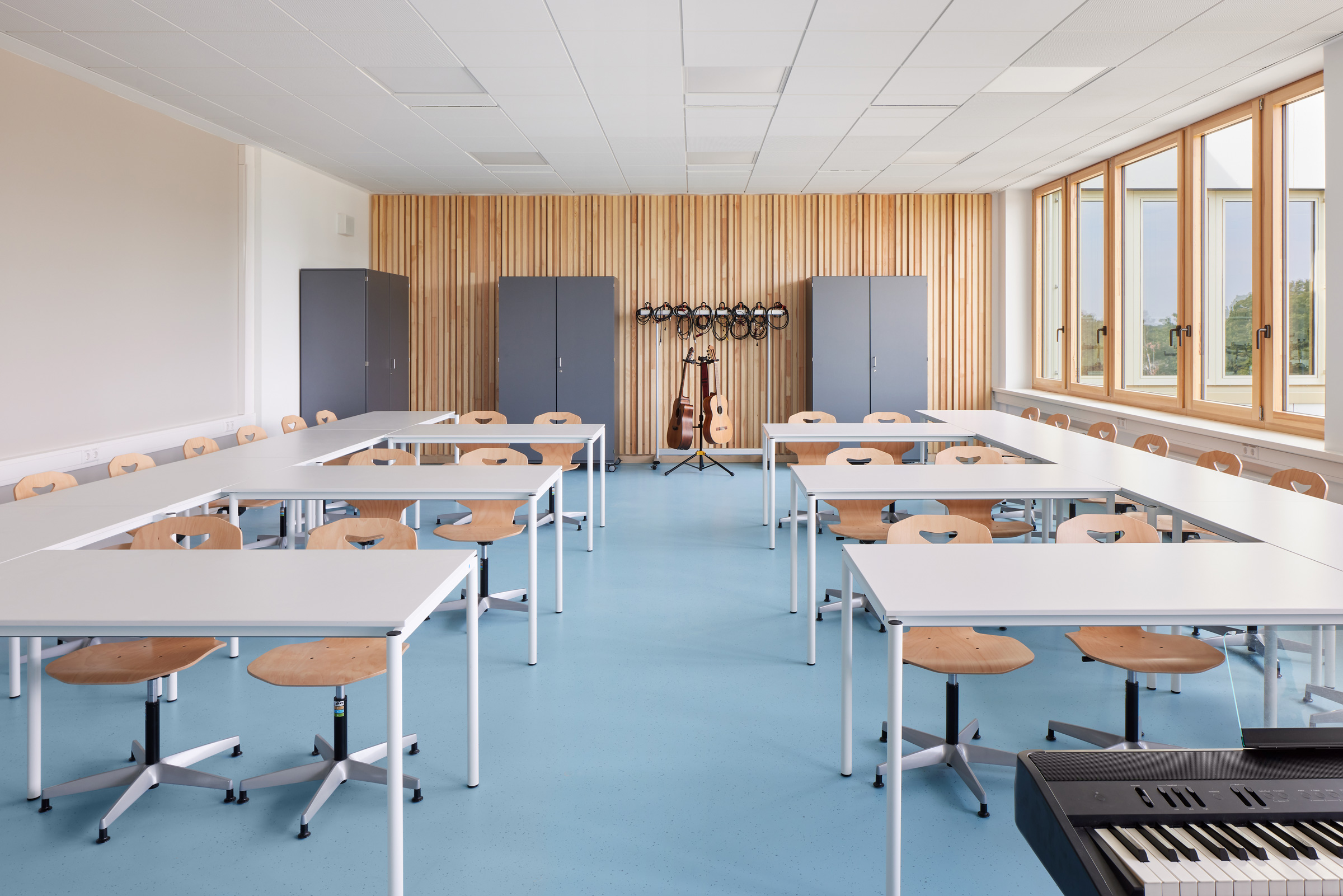 Jednou z možností ako prispieť k dlhodobej udržateľnosti školských budov je namiesto linolea či dlaž