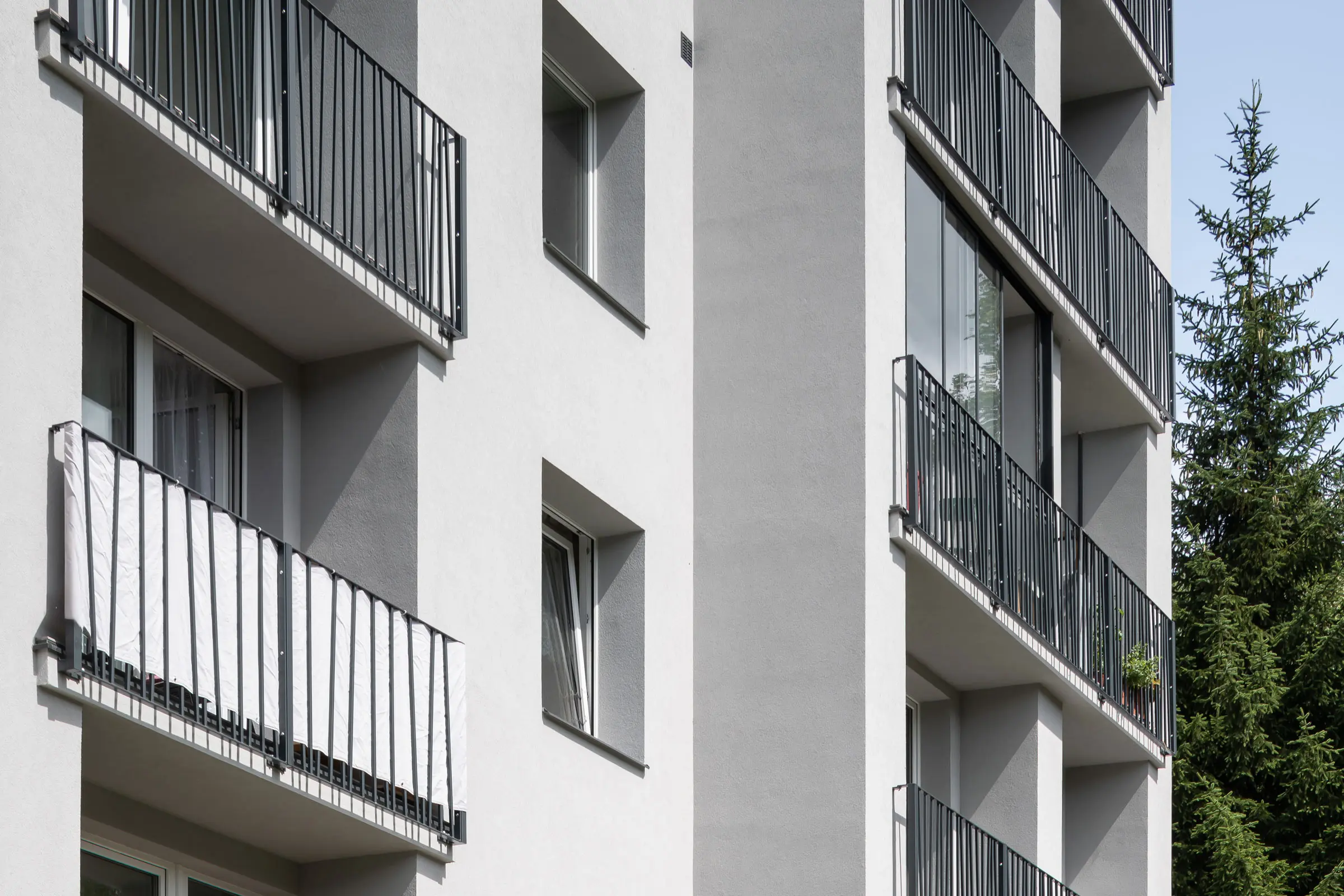 Vkusná premena bytového domu v Bedřichove