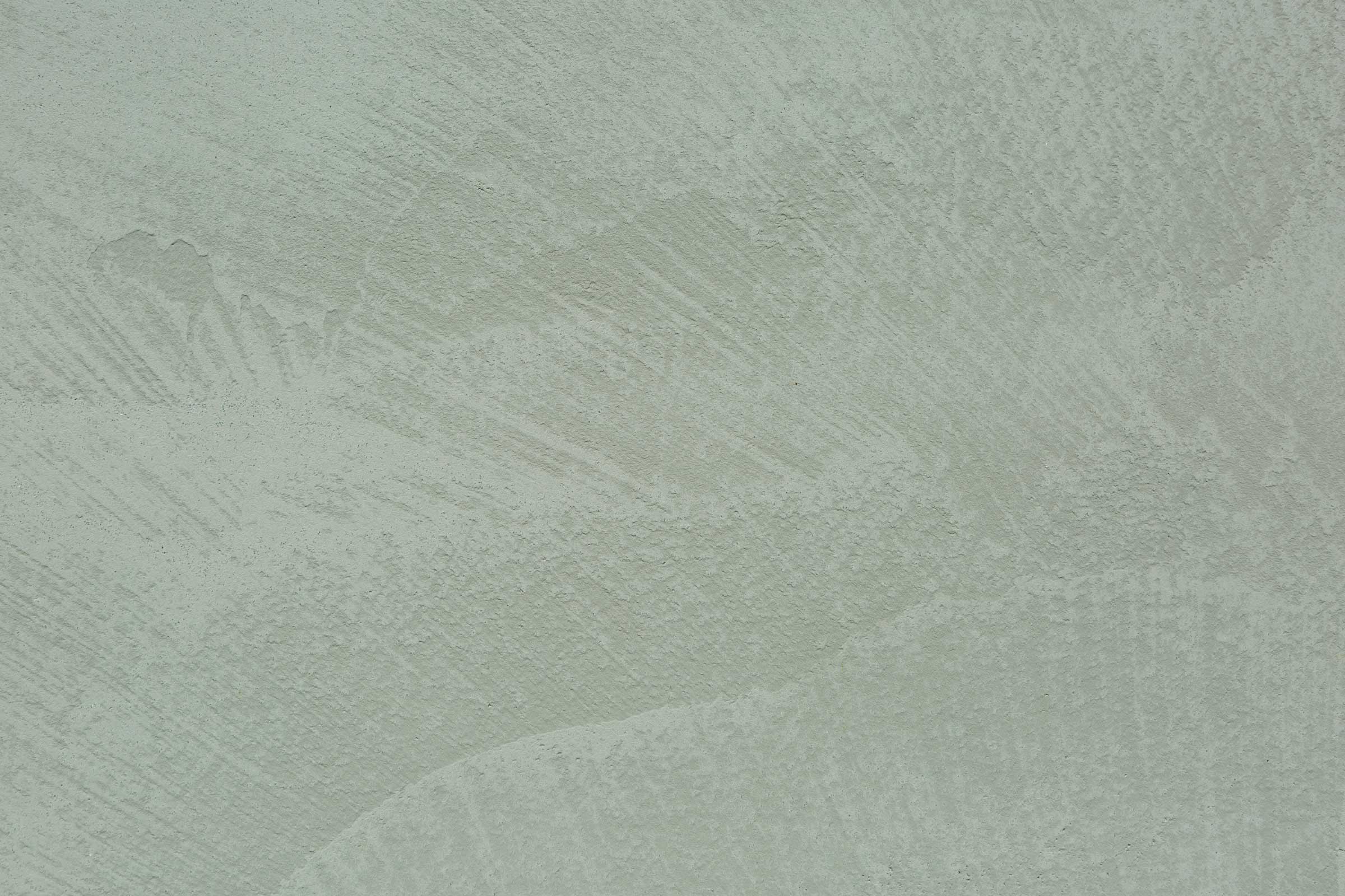 Kreatívne omietky StoSignature so vzhľadom betónu v kombinácií s drevom boli dominantným výrazovým p