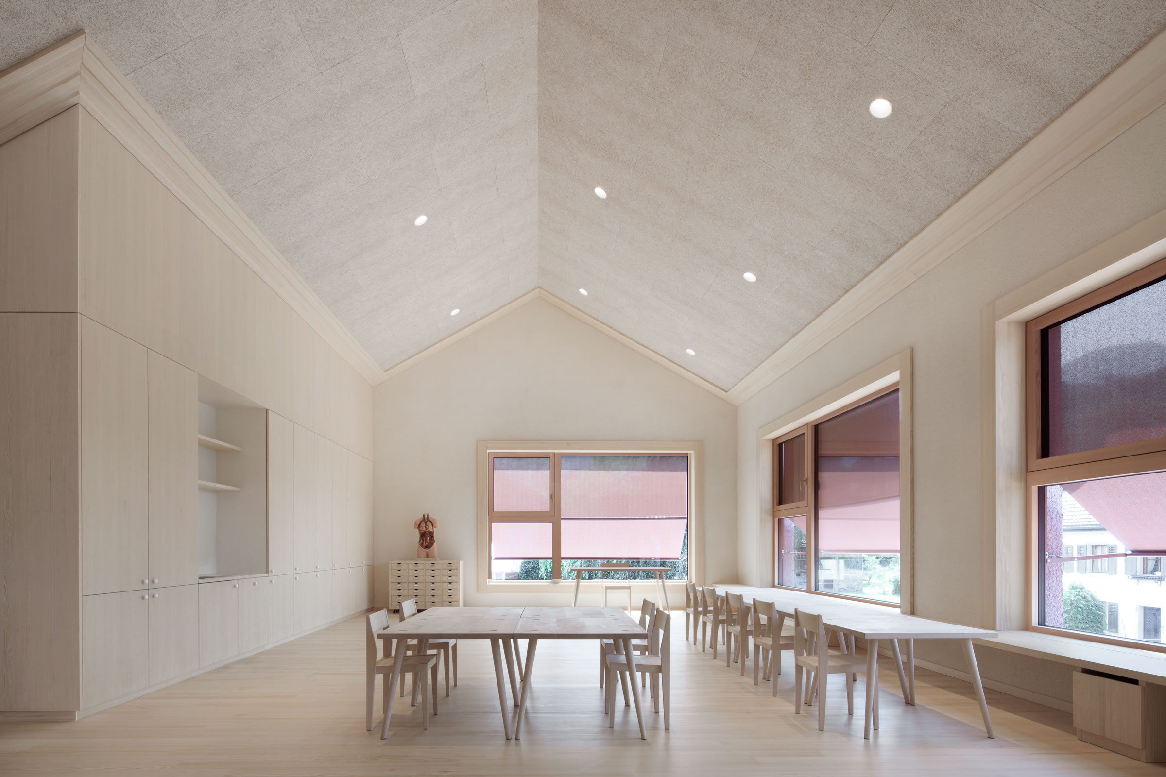 Interiér školy v obci Frastanz v Rakúsku