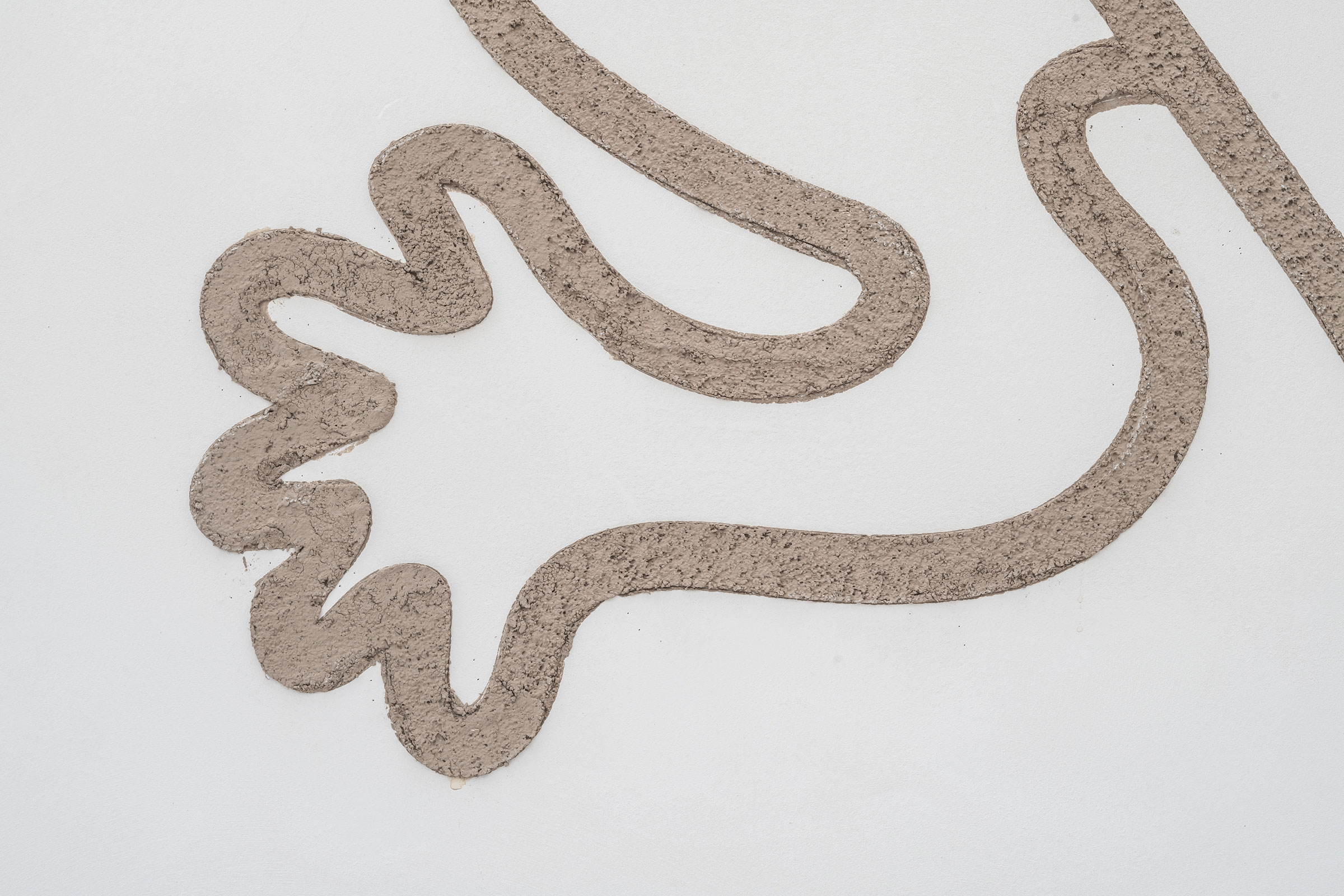 Fasáda materskej školy so zateplením StoTherm, samočistiacou omietkou StoLotusan a hravými motívmi.