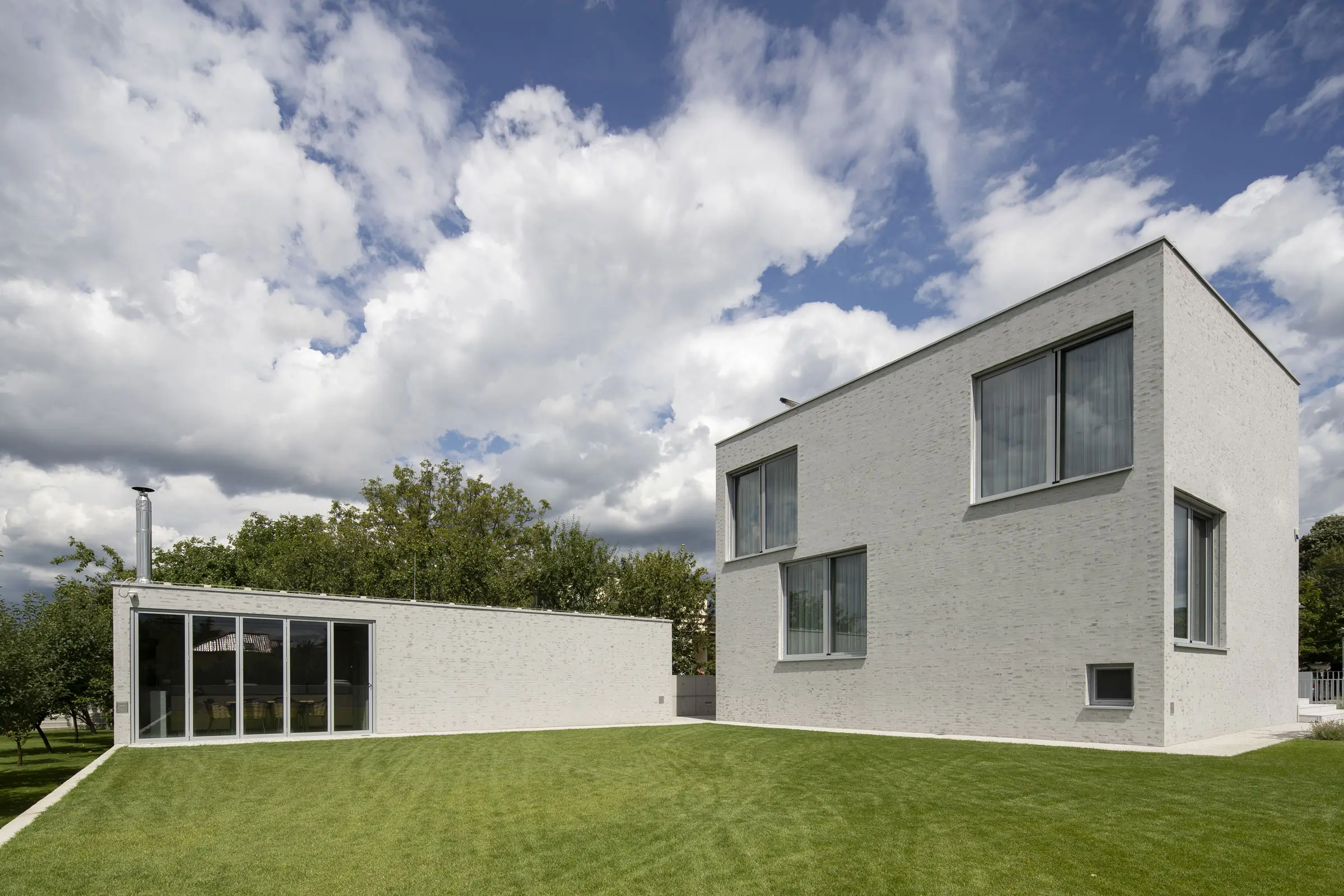 Rodinný dom Tunega, Bratislava, SK