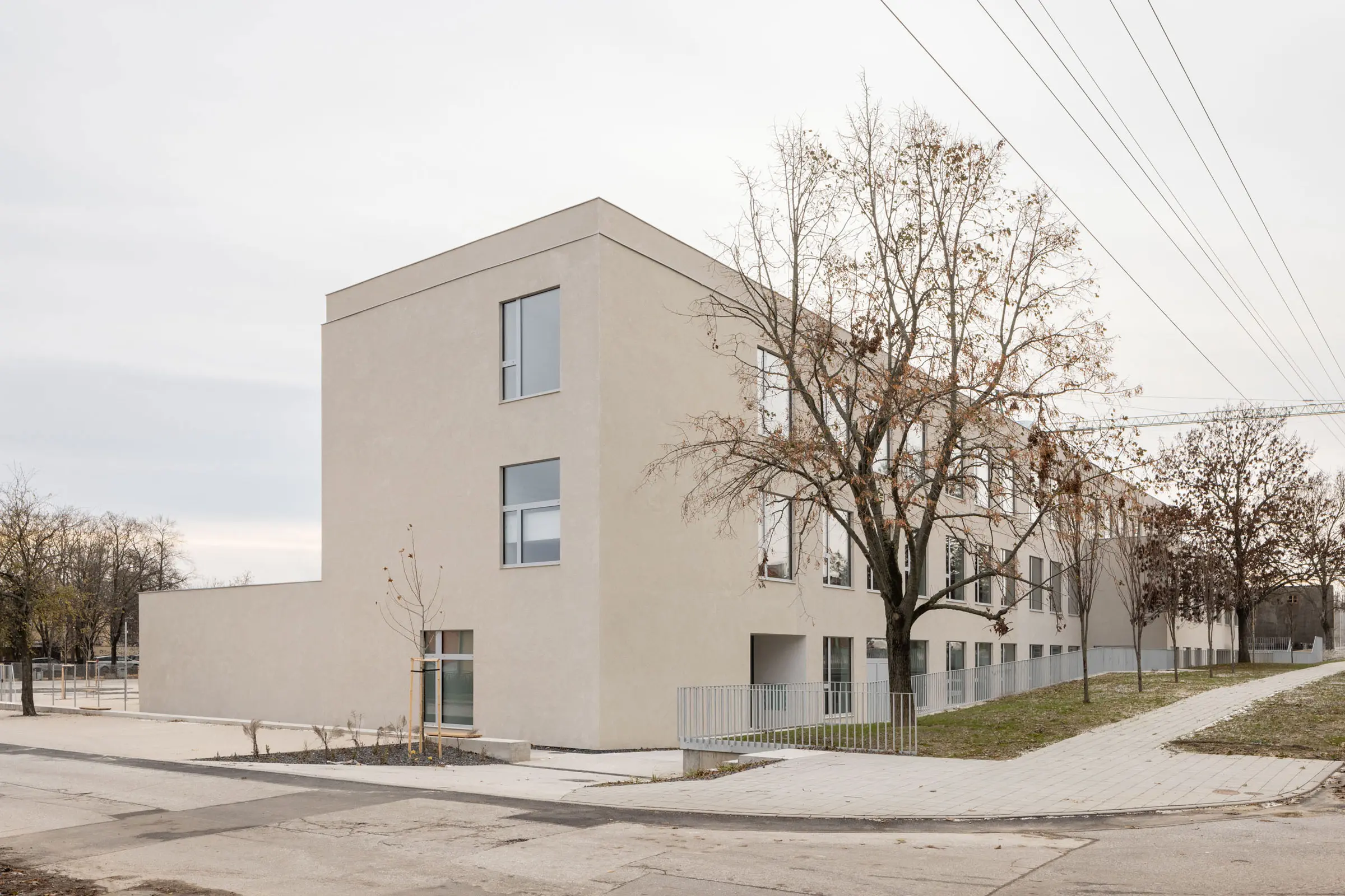 Budova základnej školy v Bernolákove