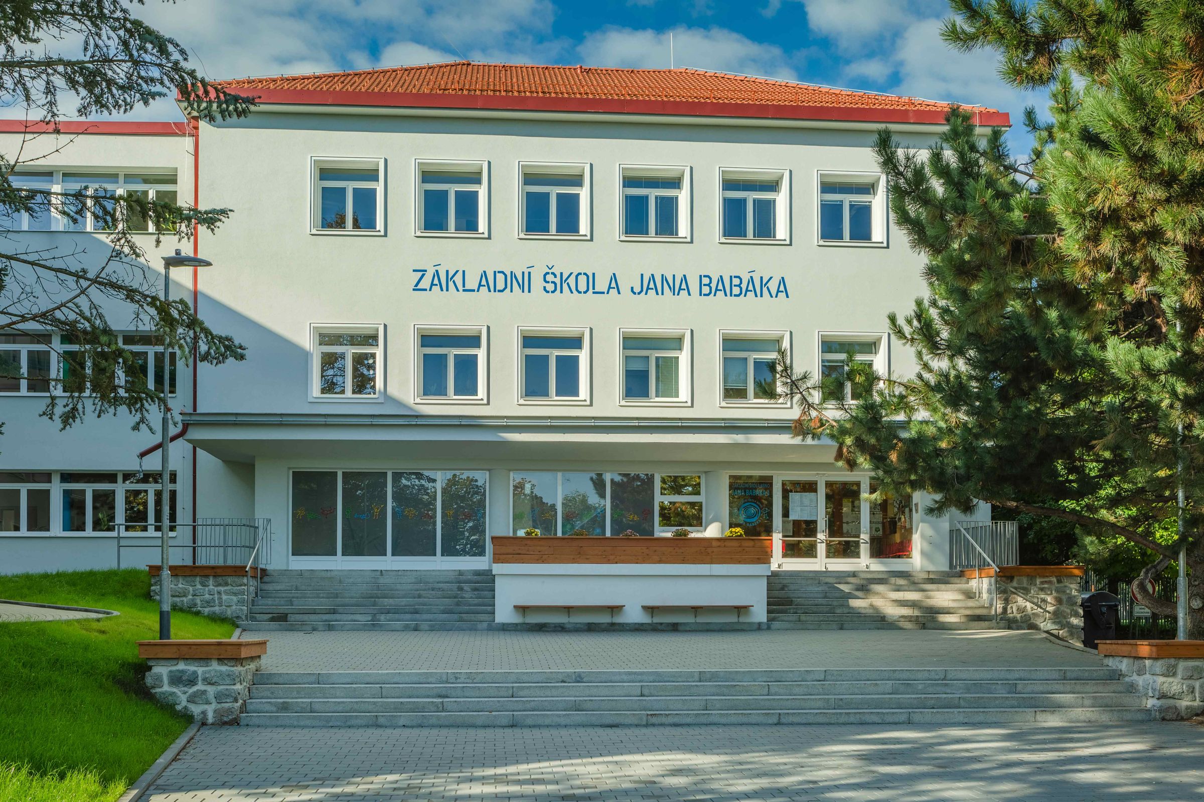 Rekonštrukcia fasády školy v Brne